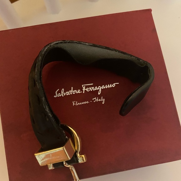 Salvatore Ferragamo Gancio Buckle Leather Bracelet - Picture 9 of 14